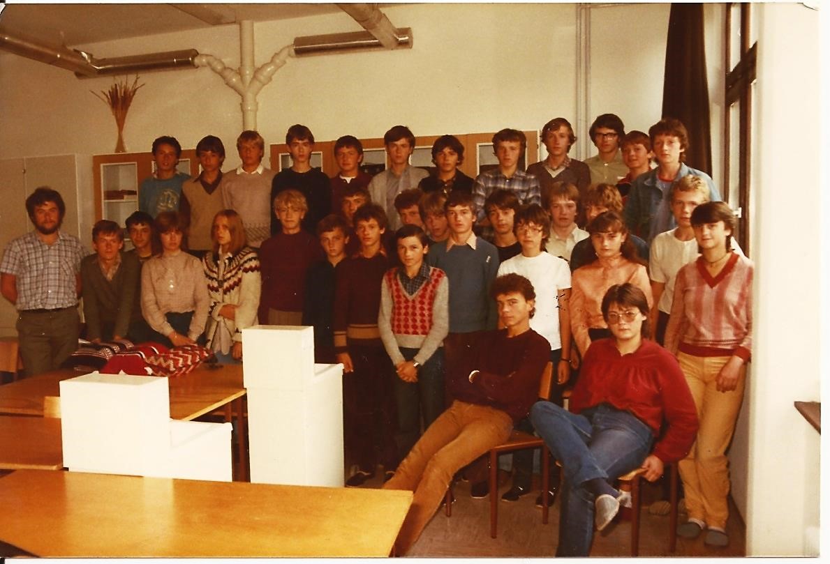 1-ce_tretja-generacija-dijakov_1983_84